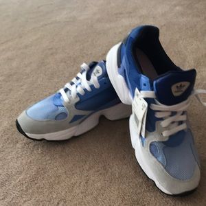 Women Adidas Falcon’s size 9.